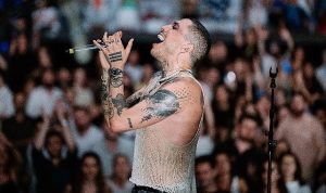 can-bonomodan-cosku-ve-enerji-dolu-konser-3CzGgVnb.jpg