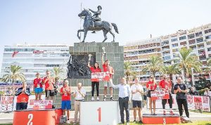 9-eylul-izmir-yari-maratonunda-kurtulus-coskusu-29lbHqmz.jpg