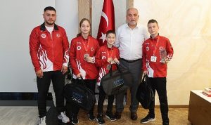 baskan-sandikci-dunya-sampiyonu-sporcuyu-agirladi-AIeXZAjg.jpg