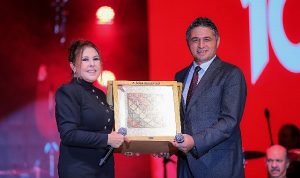 fener-alayi-drone-gosterisi-ve-nilufer-cumhuriyet-coskusunu-zirveye-tasidi-DMlJbv5x.jpg