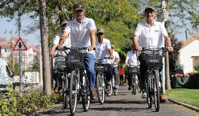 Konya Büyükşehir Huzurevinde Kalan Büyüklerimiz İçin Bisiklet Etkinliği Düzenledi