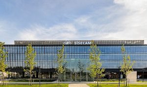 sisecam-yilin-ilk-9-ayinda-net-satislarini-95-milyar-tl-seviyesine-yukseltti-KeWMd8ZT.jpg