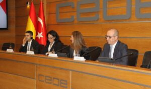 cumhuriyetin-100-yilinda-bbva-ispanya-da-yatirimcilara-turkiye-tecrubelerini-aktardi-P7B9bIEs.jpg
