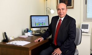 kaskaloglu-goz-hastanesi-kurucusu-prof-dr-mahmut-kaskaloglu-lasik-ile-30-yildir-basarili-operasyonlara-Zq6scfwz.jpg