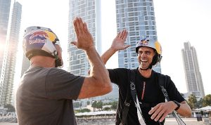 unlu-ekstrem-sporcu-brian-grubb-dubaide-wakebase-atlayisi-ile-dunya-rekoru-kirdi-LXPLUyms.jpg