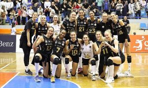 vakifbank-aydindan-galibiyetle-donuyor-Oyn2JWtO.jpg