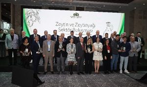 zeytinyagi-sektorunde-ihracat-yasaklari-ic-piyasada-fiyatlari-dusurmedi-fiyatlar-yuzde-30-artirdi-JtDBWQsj.jpg