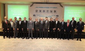 2024-yili-ihracatcilar-ve-ulkemiz-icin-bir-umit-yili-olacak-DeKbkQOT.jpg