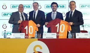 aroma-galatasaray-ile-resmi-su-sponsorlugu-anlasmasini-yeniledi-fXJ4zAui.jpg