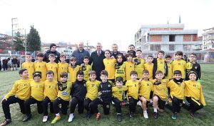 minik-futbolcular-buyukakina-hunerlerini-sergiledi-Uvwyd9VF.jpg