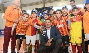 baskan-ozyigit-sporcu-cocuklar-ve-aileleriyle-bulustu-42TriChp.jpg