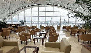 emirates-hong-kong-uluslararasi-havalimanindaki-dinlenme-salonunu-yeniledi-kcuruTVT.jpg