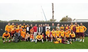 otelcilerden-galatasaray-kampina-ziyaret-1Dxij1Il.jpg