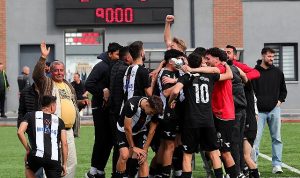 burhaniye-belediyespor-u-18-futbol-takimi-balikesir-il-sampiyonasinda-gosterdigi-basarili-sonuclarla-ust-uste-2-v7UOGjpG.jpg