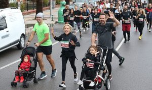 karsiyaka-zubeyde-anneye-kosuyor-nQApS4dE.jpg