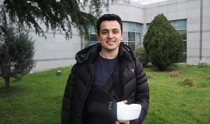 10-saatlik-bir-ameliyatla-ayak-parmagi-eline-nakledildi-gC2vGRtu.jpg