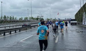 19-istanbul-yari-maratonu-bagis-kampanyasiyla-450-cocuk-nitelikli-egitim-destegine-kavustu-9cVSyI6V.jpg