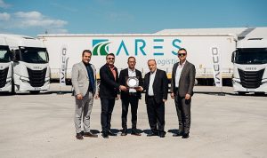 ares-logistics-50-adetlik-iveco-s-way-siparisinin-11-adetini-teslim-aldi-c7DDDjxy.jpg