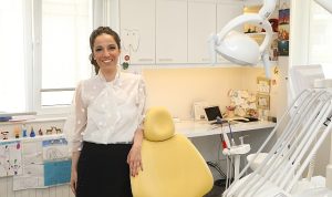 bakteri-uremesinin-onune-geciyor-tedavi-suresi-kisaliyor-cocuk-dis-tedavisinde-lazer-donemi-H9Ut8Wrk.jpg