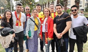 baskan-mutlu-goztepenin-super-lig-coskusuna-ortak-oldu-jIpR73BX.jpg
