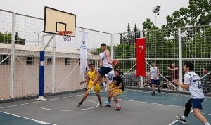 basketbolcular-gaziemirde-kiyasiya-yaristi-jzPY4kxT.jpg