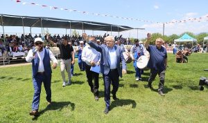 burhaniye-belediyesinin-duzenledigi-ve-bu-yil-8-kez-gerceklestirilecek-olan-burhaniye-kizikli-yagli-pehlivan-uRhshbAb.jpg