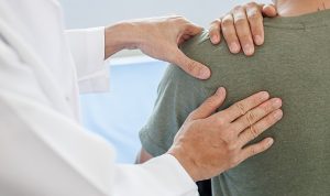 dikkat-omuz-agrisi-parkinson-belirtilerinden-biri-olabilir-mL58tI37.jpg