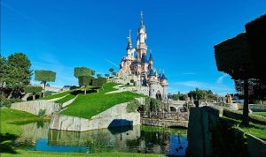 masallar-diyari-disneylandi-kesfetmek-icin-acele-et-Yib6V6Ph.jpg
