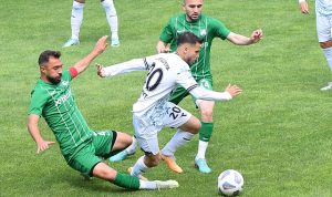niluferli-futbolcular-sampiyonluk-kupasina-kavustu-yaKz2CLA.jpg