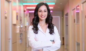 sinav-stresi-beslenme-duzenini-de-etkiliyor-sinav-donemlerinde-cikolata-cay-ve-kahve-daha-cok-uDYENyhk.jpg