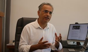 yapay-zeka-issizlik-endisesini-tetikliyor-yapay-zeka-mavi-yakalilardan-sonra-beyaz-yakalilari-tehdit-ediyor-6nlUvg5E.jpg