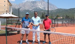 corendon-tennis-club-kemer-kapilarini-vatandaslara-acti-H3przZBL.jpg