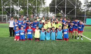 ibb-gectigimiz-yillarda-profesyonel-bir-futbol-kulubu-tarafindan-kiralanan-balat-spor-tesisini-yenileyerek-amator-hNmdxLrs.jpg