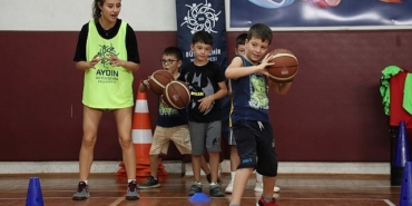 aydin-buyuksehir-belediyesinin-yaz-kurslari-her-yil-oldugu-gibi-bu-yilda-binlerce-genci-sanat-spor-ve-egitici-kurslarla-bulusturmaya-devam-ediyor.jpg