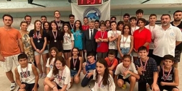 eu-spor-kulubu-yuzme-sporuna-genc-yetenekler-kazandiriyor.jpg
