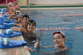salihli-belediyesi-yuzme-ve-voleybol-kurslariyla-profesyonel-sporcu-adaylari-yetistiriyor.jpg