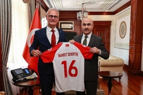 thf-baskani-ugur-kilic-hentbolu-daha-genis-kitlelere-ulastirmak-icin-calismalarimizi-surduruyoruz.jpg