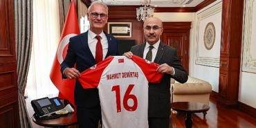 thf-baskani-ugur-kilic-hentbolu-daha-genis-kitlelere-ulastirmak-icin-calismalarimizi-surduruyoruz.jpg
