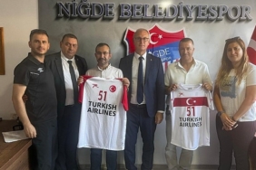 turkiye-hentbol-federasyonu-baskani-ugur-kilic-nigdede-hentbol-icin-onemli-temaslarda-bulundu.jpg