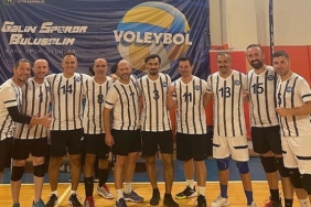 eu-voleybol-takimi-kamu-spor-oyunlari-2024-turnuvasinda-yari-finale-yukseldi.jpg