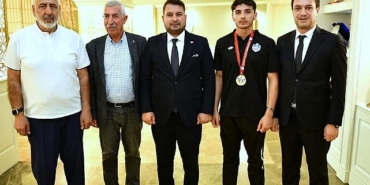 kahramankazan-belediyespor-halter-takimi-sporcusu-berat-ergun-yildizlar-turkiye-halter-sampiyonasinda-altin-madalya-kazandi.jpg