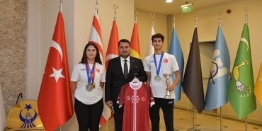 kahramankazan-belediyespor-kulubu-sporculari-kahramankazan-belediye-baskani-selim-cirpanoglunu-makaminda-ziyaret-etti.jpg