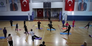 bakirkoylu-kadinlar-hem-spor-yapiyor-hem-sosyallesiyor.jpg