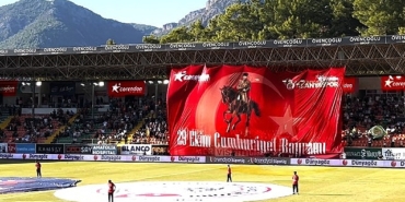 corendon-airlines-corendon-alanyaspor-onvo-antalyaspor-macini-dijital-dunyaya-tasidi.jpg