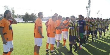 9-efsaneler-turnuvasinda-sampiyon-antalyaspor.jpg