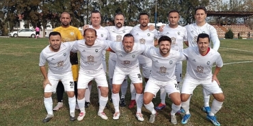 foca-belediye-masterler-ligde-doludizgin-foca-5-tire-gucu-0.jpg