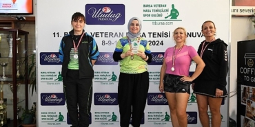 veteranlarin-masa-tenisi-heyecani.jpg