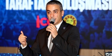 anadolu-efes-spor-kulubu-taraftarlariyla-bulustu.jpg