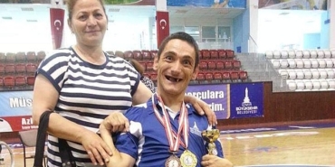 engelleri-bir-bir-asti-kendi-evrenini-yaratti.jpg