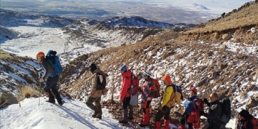 inegollu-dagcilar-hasan-dagi-zirvesine-yurudu.jpg